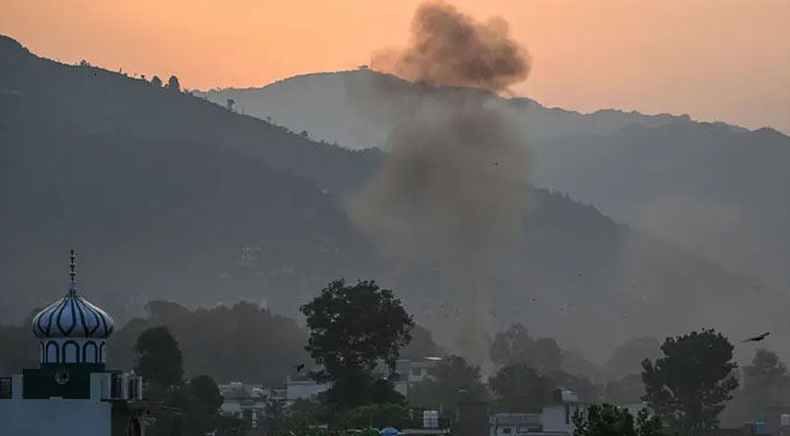 পাকিস্তানি পাল্টা হামলায় ভারতে নিহতের সংখ্যা বেড়ে ১০ 